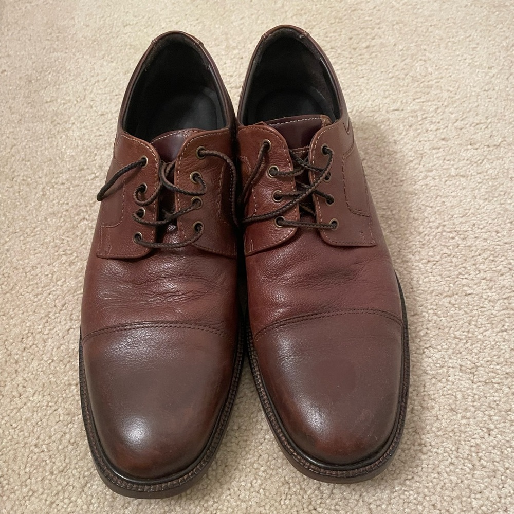 Johnston & Murphy men’s size 11.5, brown. Excellent shape